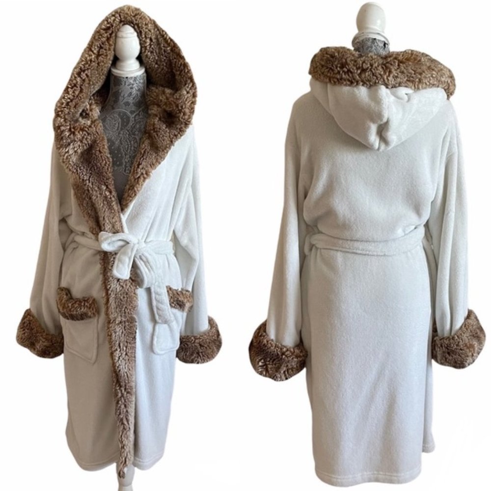 Pottery Barn Faux Fur Hooded Bath Robe Ivory